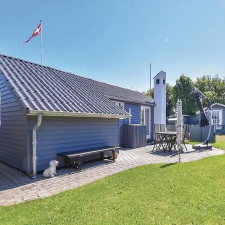 Two-bedroom Holiday In Hébergement de vacances